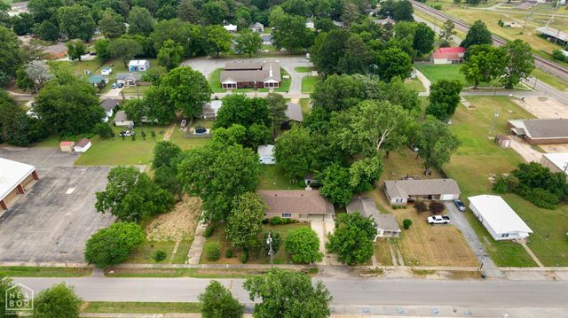 205 Central Ave, Bay, AR 72411