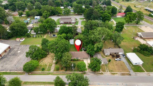 205 Central Ave, Bay, AR 72411