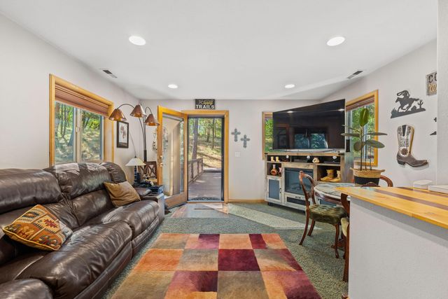 357 El Conejo Drive, Grants Pass, OR 97526
