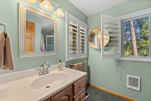 357 El Conejo Drive, Grants Pass, OR 97526