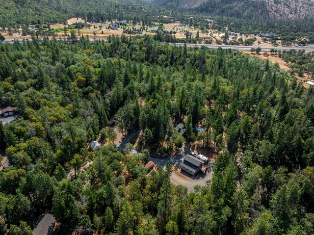 357 El Conejo Drive, Grants Pass, OR 97526