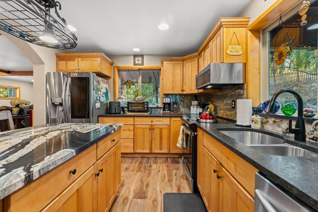 357 El Conejo Drive, Grants Pass, OR 97526