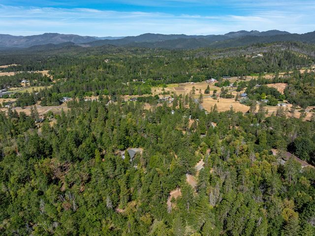 357 El Conejo Drive, Grants Pass, OR 97526