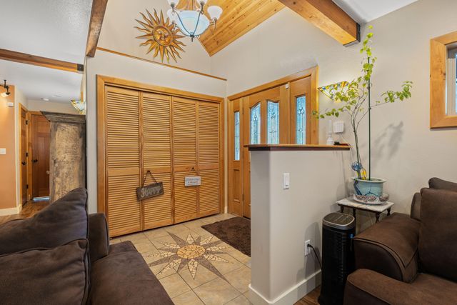 357 El Conejo Drive, Grants Pass, OR 97526