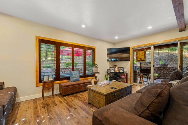 357 El Conejo Drive, Grants Pass, OR 97526