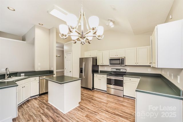 7121 Scuppernong Court, Charlotte, NC 28215