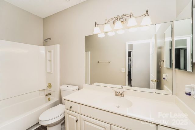 7121 Scuppernong Court, Charlotte, NC 28215