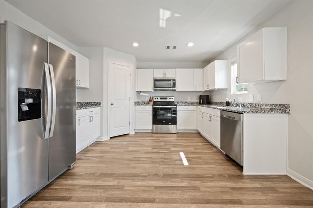 412 Del Monte Drive, Huntsville, TX 77320