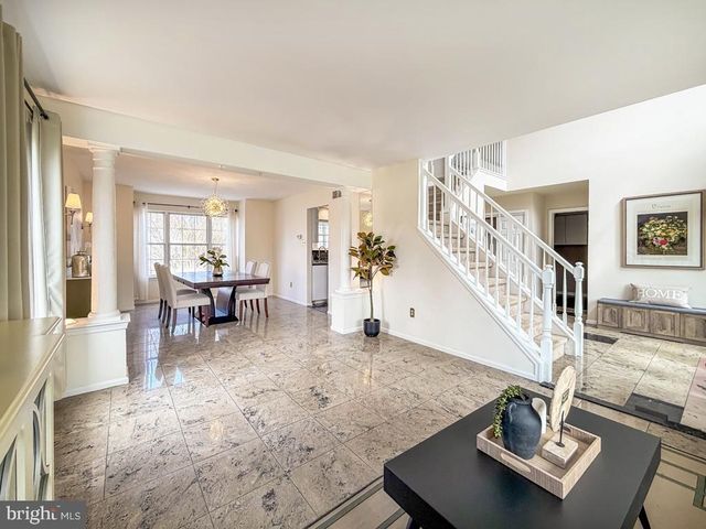 320 LAUREL OAKS DR, Langhorne, PA 19047