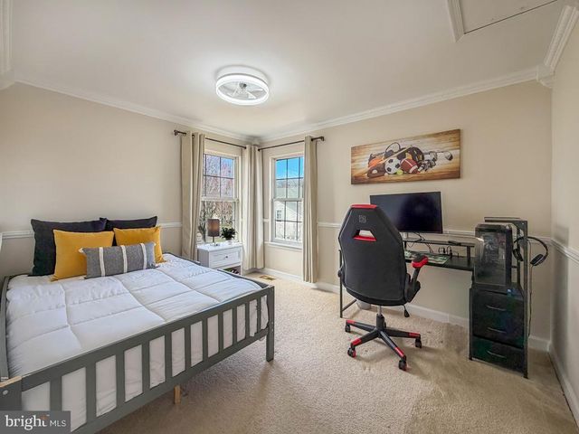 320 LAUREL OAKS DR, Langhorne, PA 19047