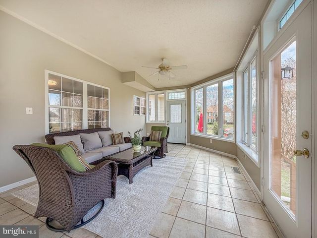 320 LAUREL OAKS DR, Langhorne, PA 19047