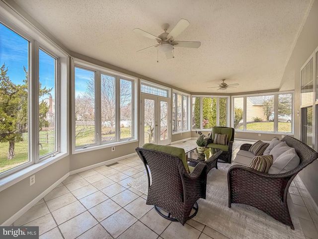 320 LAUREL OAKS DR, Langhorne, PA 19047