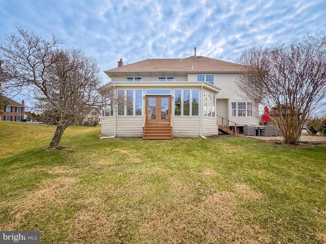 320 LAUREL OAKS DR, Langhorne, PA 19047