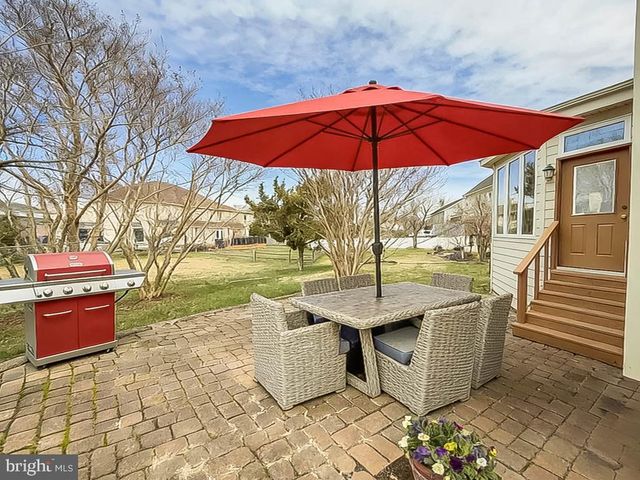 320 LAUREL OAKS DR, Langhorne, PA 19047