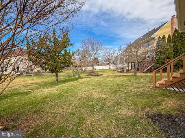 320 LAUREL OAKS DR, Langhorne, PA 19047