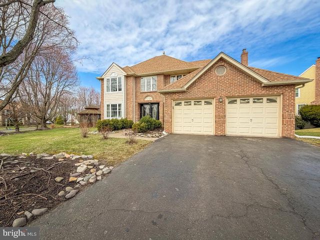 320 LAUREL OAKS DR, Langhorne, PA 19047