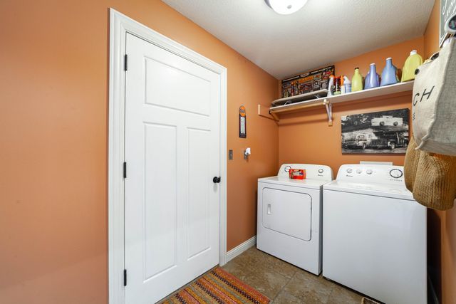 3703 FLATWATER DR, Columbia, MO 65202