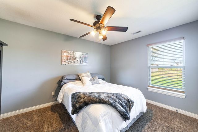 3703 FLATWATER DR, Columbia, MO 65202