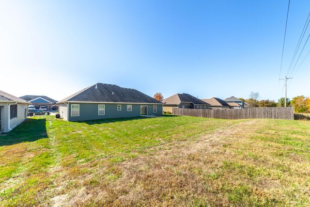 3703 FLATWATER DR, Columbia, MO 65202