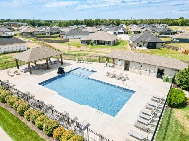 3703 FLATWATER DR, Columbia, MO 65202