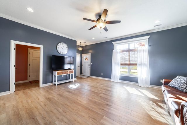 3703 FLATWATER DR, Columbia, MO 65202