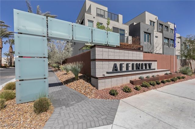 11238 Essence Point Avenue 205, Las Vegas, NV 89135