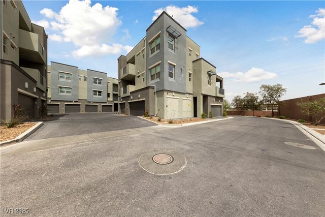 11238 Essence Point Avenue 205, Las Vegas, NV 89135