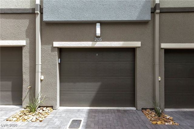 11238 Essence Point Avenue 205, Las Vegas, NV 89135