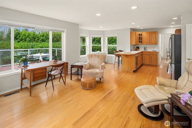 16811 10th Avenue SW, Normandy Park, WA 98166