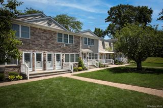 60 Fairfield Way IV14, Commack, NY 11725