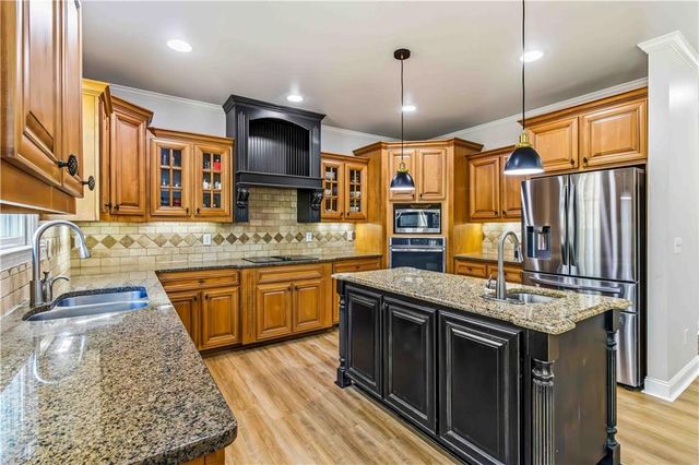 1331 Ashbury Park Drive NE, Hoschton, GA 30548