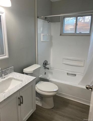 26660 Wenfield Street, Roseville, MI 48066