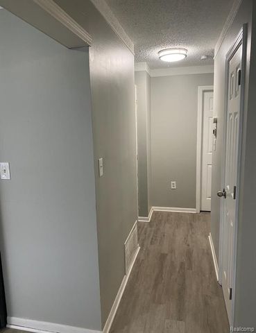 26660 Wenfield Street, Roseville, MI 48066