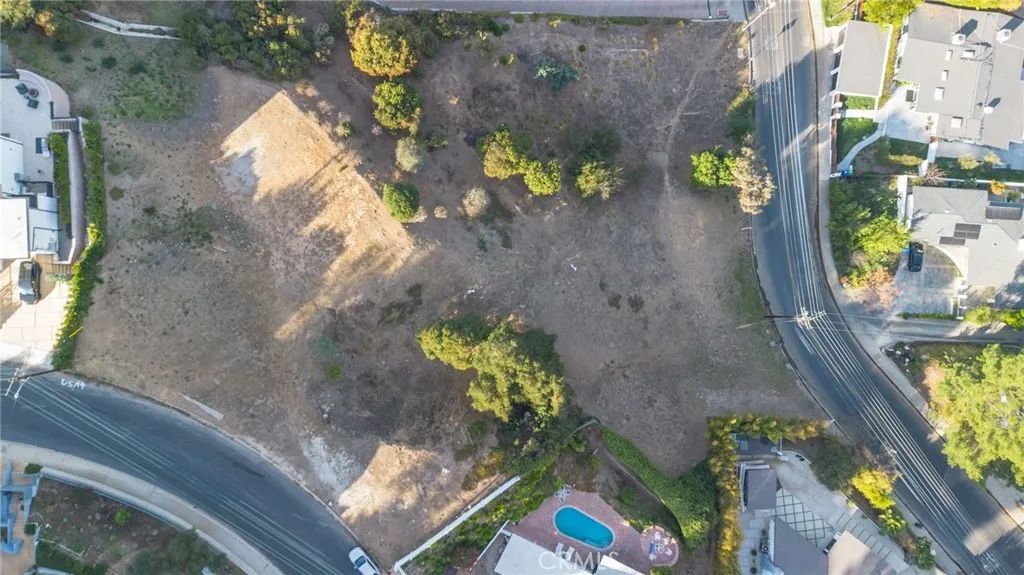 16652 Calneva, Encino, CA 91436