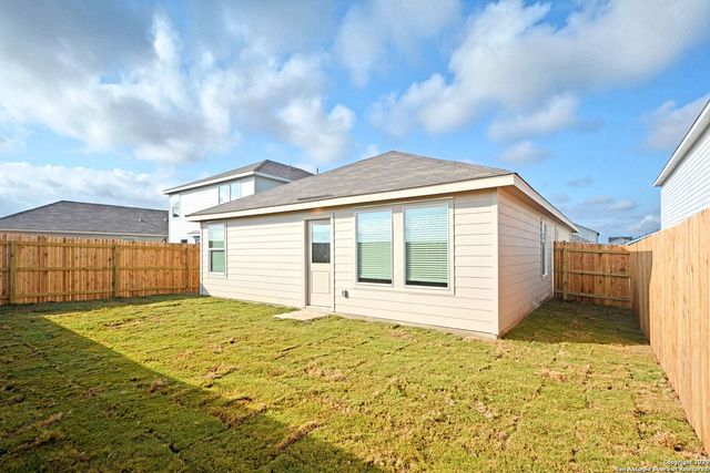 2441 LEGENDS CRK, New Braunfels, TX 78130