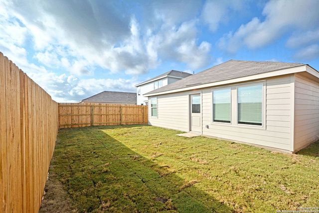 2441 LEGENDS CRK, New Braunfels, TX 78130