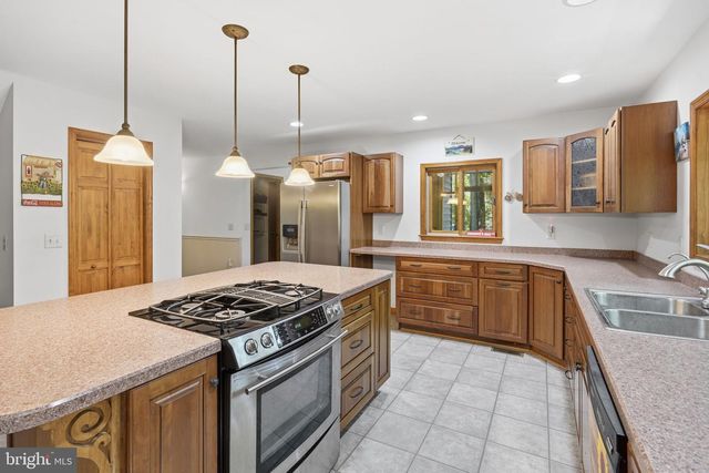 22300 FRAZIER RD, Rock Hall, MD 21661