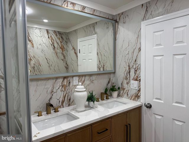 6 LA CASCATA TNHS, Clementon, NJ 08021