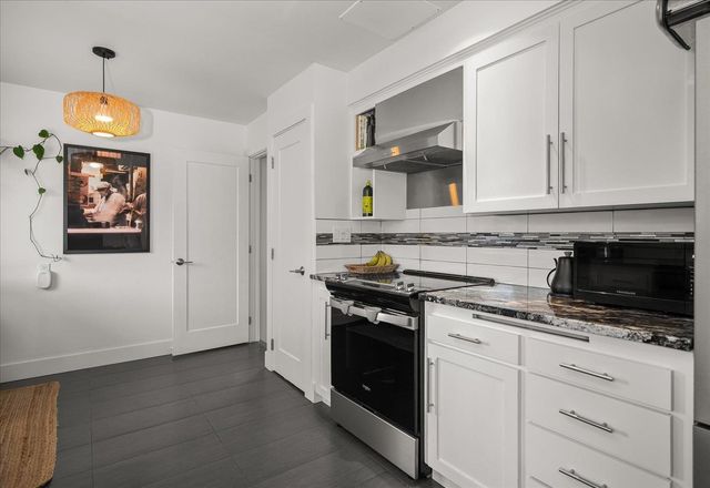 3325 S Bernard St, Spokane, WA 99203