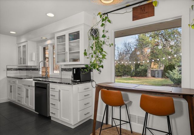 3325 S Bernard St, Spokane, WA 99203