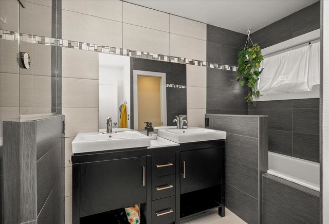 3325 S Bernard St, Spokane, WA 99203