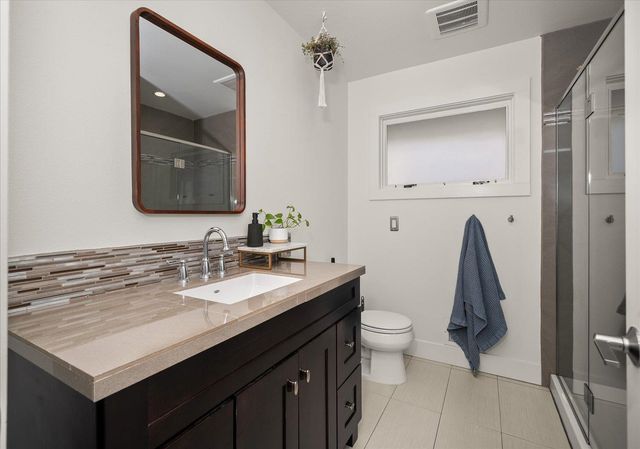 3325 S Bernard St, Spokane, WA 99203