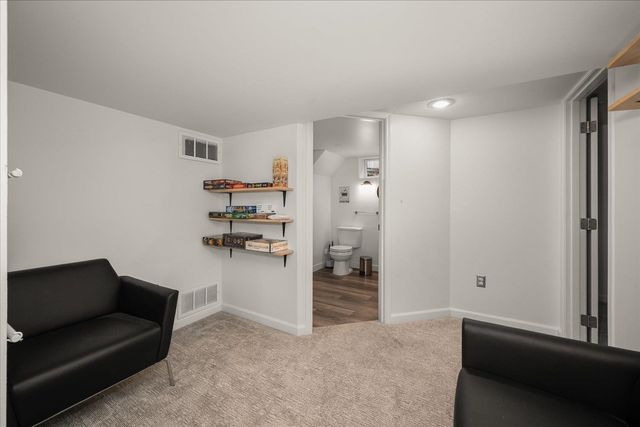 3325 S Bernard St, Spokane, WA 99203