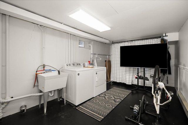 3325 S Bernard St, Spokane, WA 99203