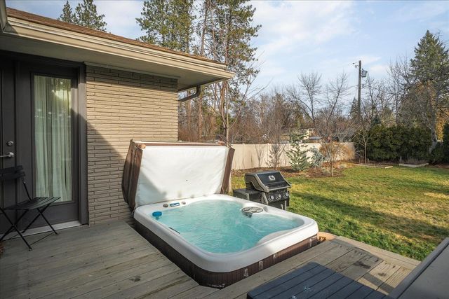 3325 S Bernard St, Spokane, WA 99203