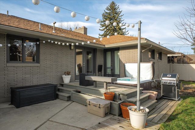 3325 S Bernard St, Spokane, WA 99203