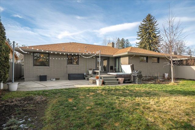 3325 S Bernard St, Spokane, WA 99203