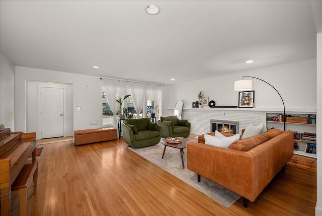 3325 S Bernard St, Spokane, WA 99203