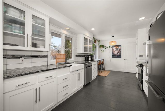 3325 S Bernard St, Spokane, WA 99203