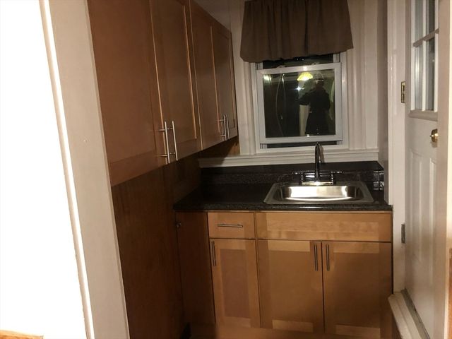 5 Waldo St 1, Dedham, MA 02026